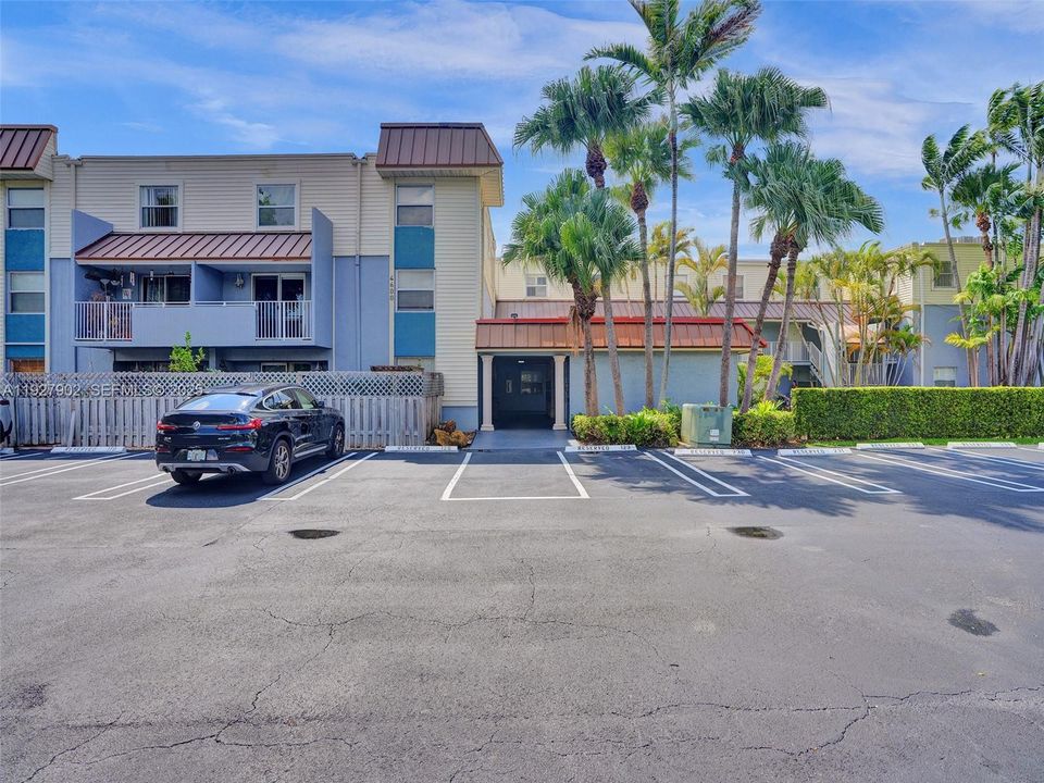 Sunwood Boasts TWO large parking lots, both gated with lots of guest spaces (especially in the rear lot) and more visitors spaces outside the gates, as well.