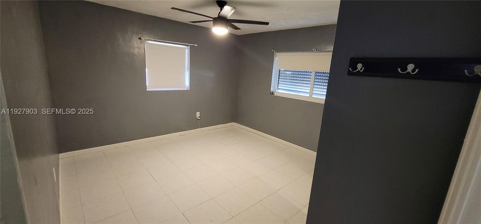 В аренду: $2,500 (2 спален, 1 ванн, 1233 Квадратных фут)