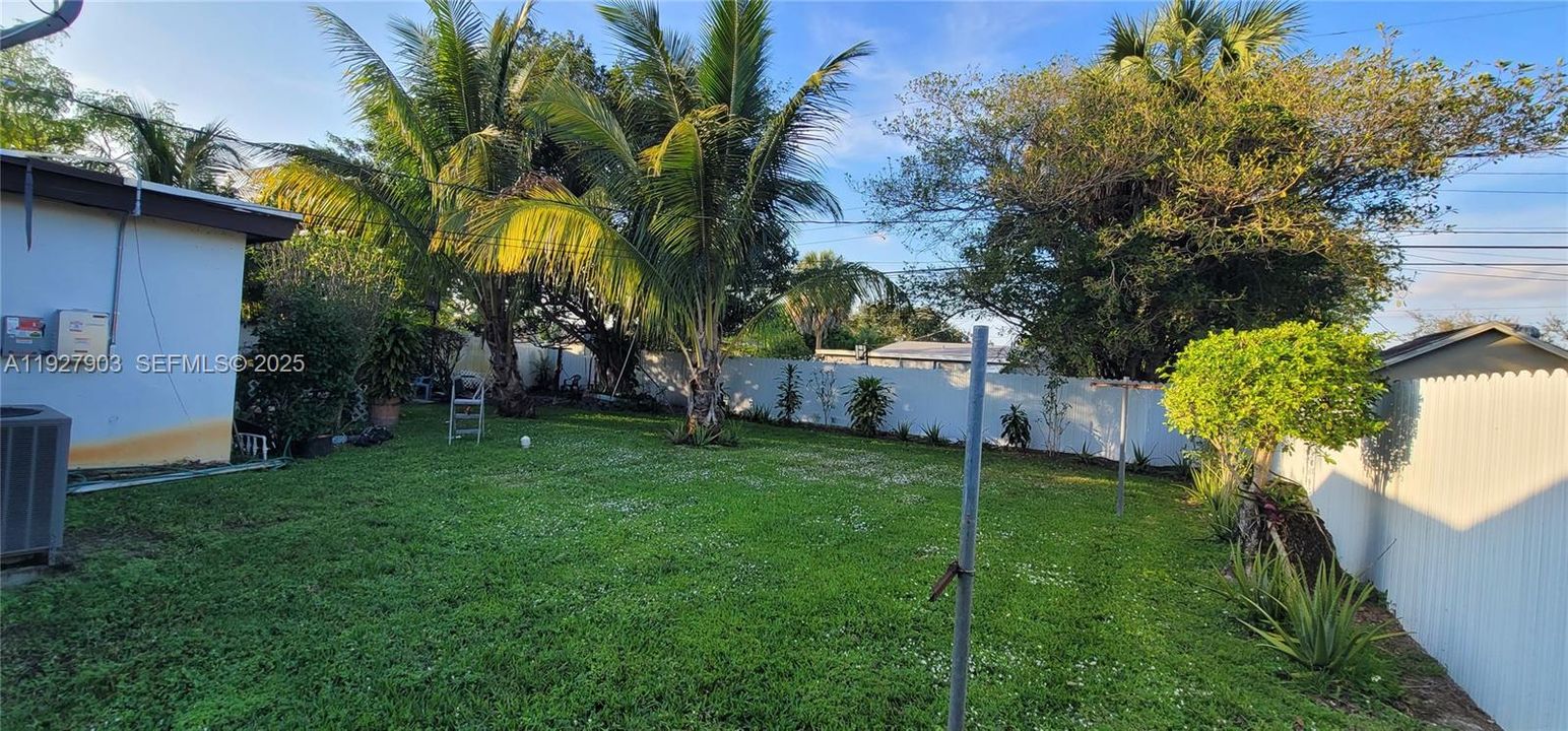 В аренду: $2,500 (2 спален, 1 ванн, 1233 Квадратных фут)