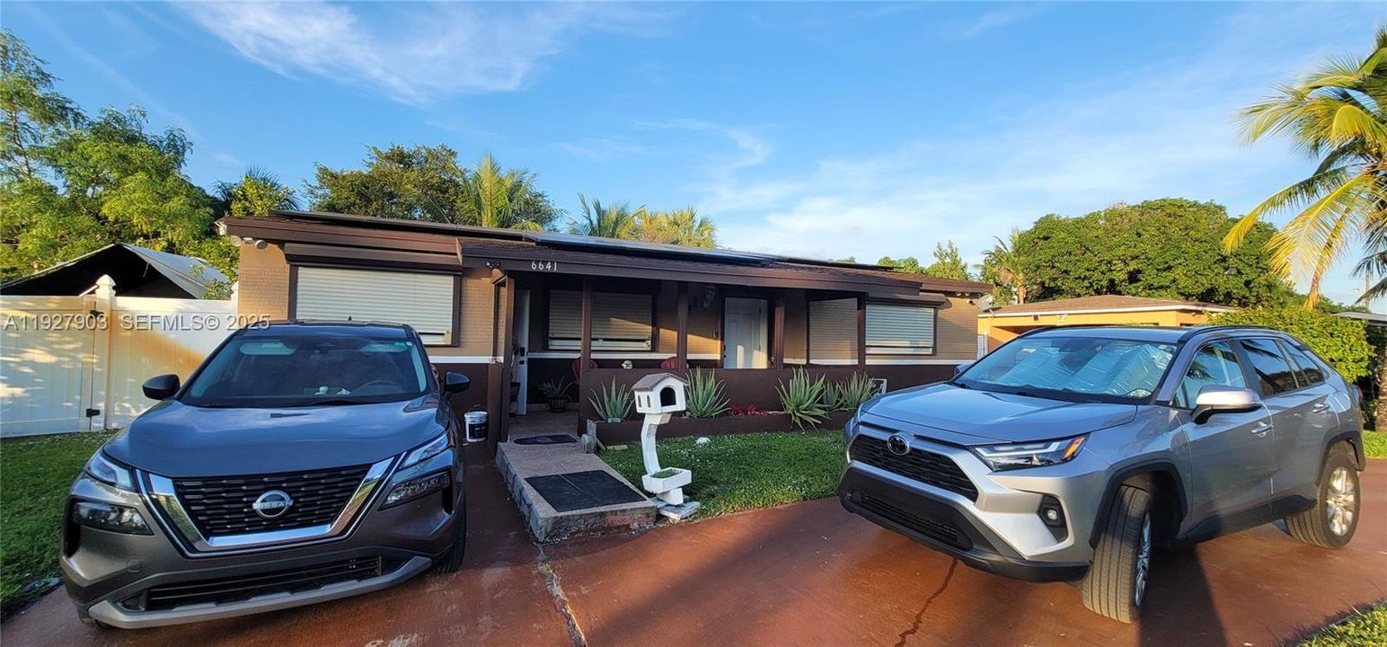 В аренду: $2,500 (2 спален, 1 ванн, 1233 Квадратных фут)