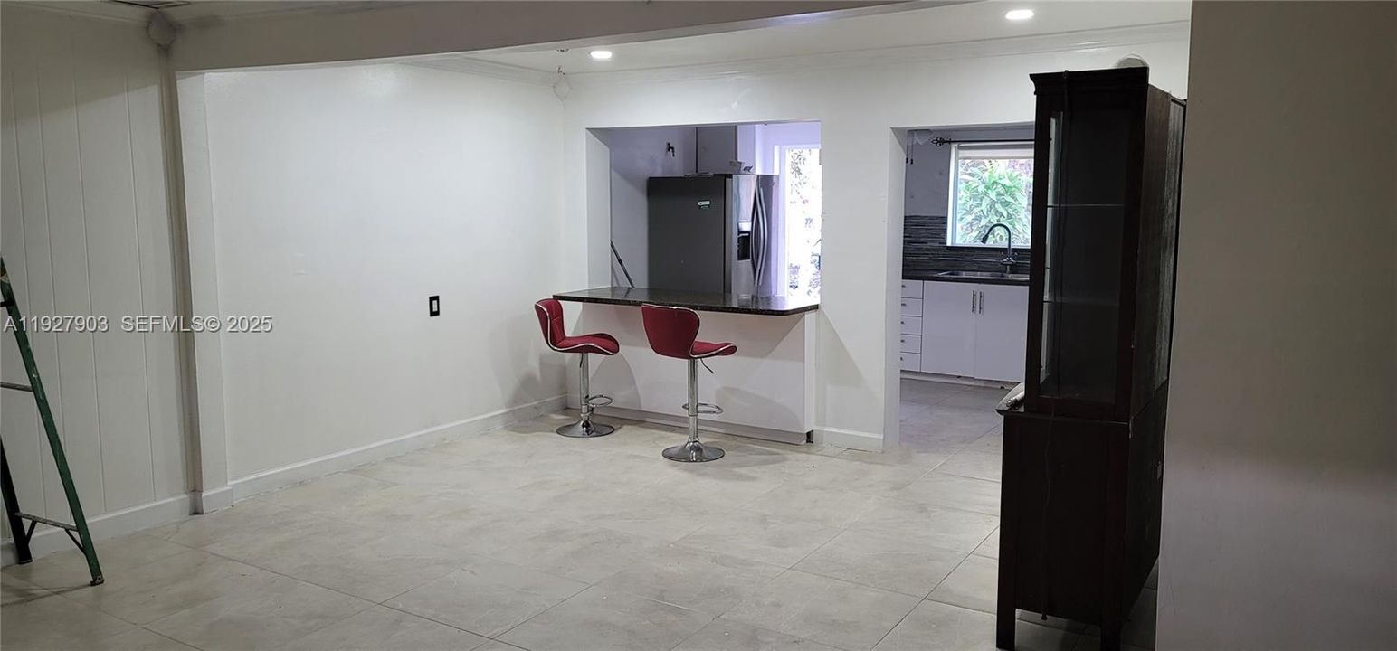 В аренду: $2,500 (2 спален, 1 ванн, 1233 Квадратных фут)