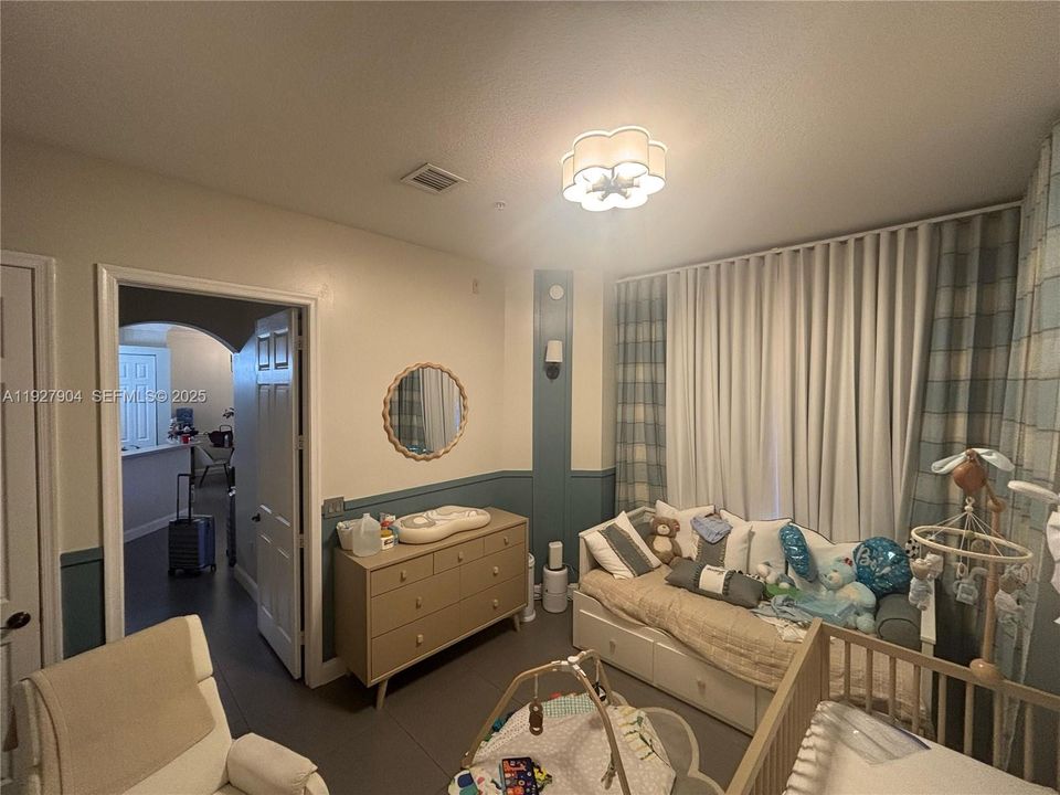 出租: $2,400 (2 贝兹, 2 浴室, 1068 平方英尺)