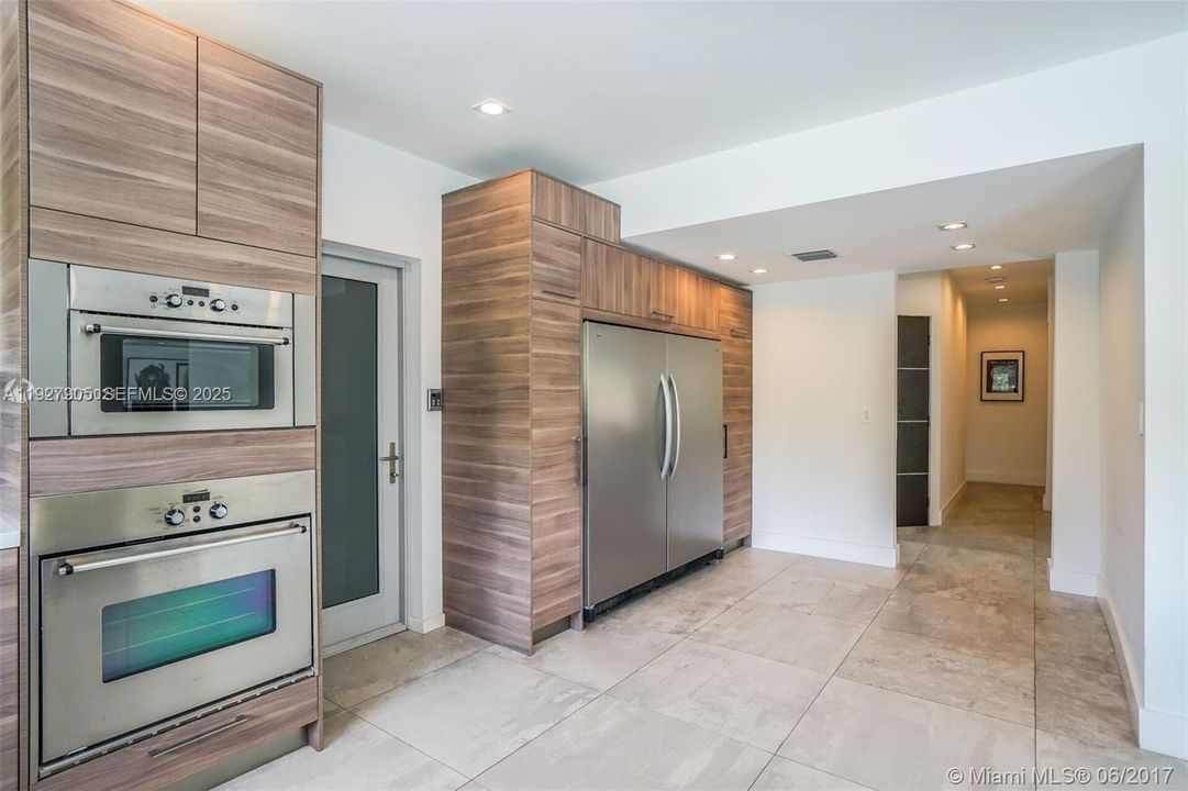 待售: $4,500,000 (5 贝兹, 4 浴室, 4248 平方英尺)