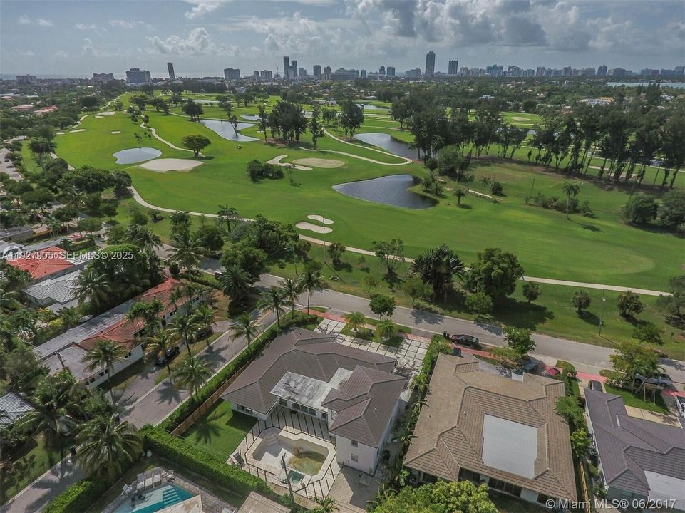 待售: $4,500,000 (5 贝兹, 4 浴室, 4248 平方英尺)