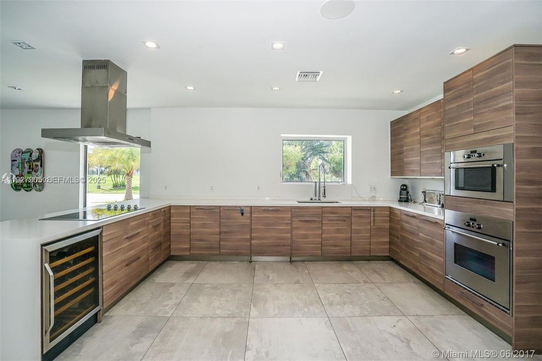 待售: $4,500,000 (5 贝兹, 4 浴室, 4248 平方英尺)