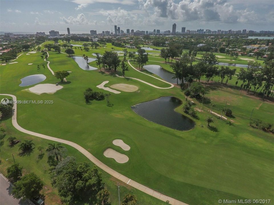 待售: $4,500,000 (5 贝兹, 4 浴室, 4248 平方英尺)