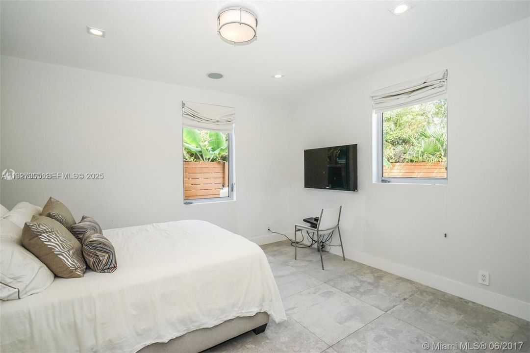 待售: $4,500,000 (5 贝兹, 4 浴室, 4248 平方英尺)