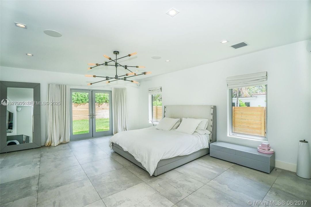 待售: $4,500,000 (5 贝兹, 4 浴室, 4248 平方英尺)