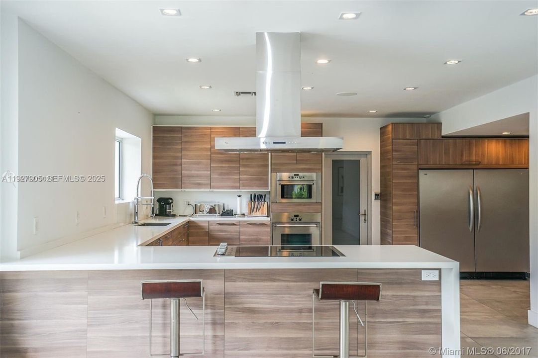 待售: $4,500,000 (5 贝兹, 4 浴室, 4248 平方英尺)