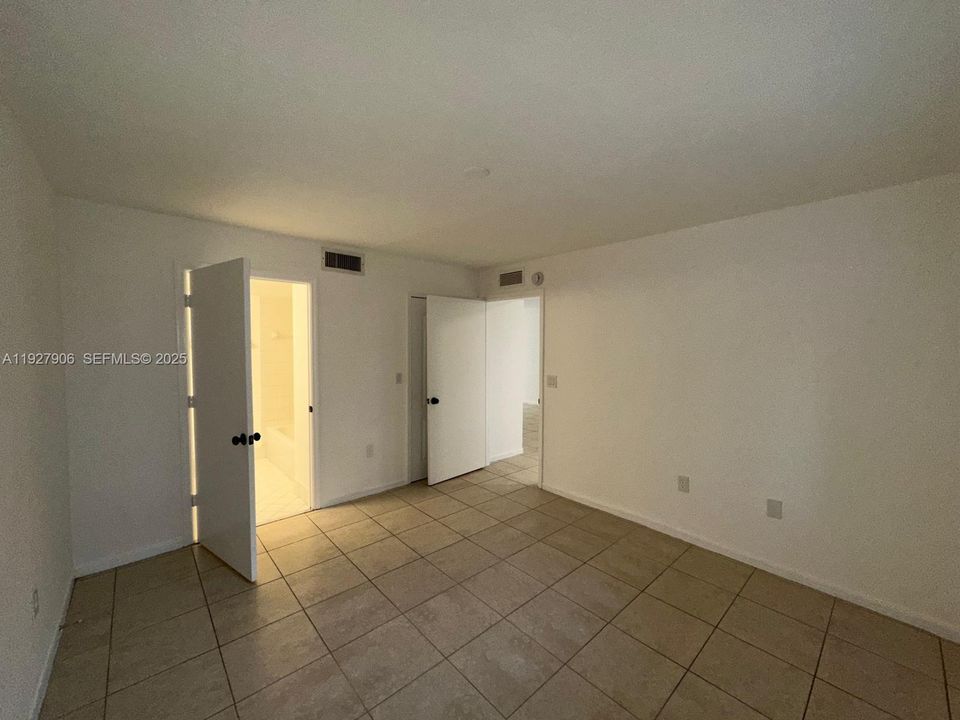 En Renta: $2,000 (3 camas, 2 baños, 1099 Pies cuadrados)