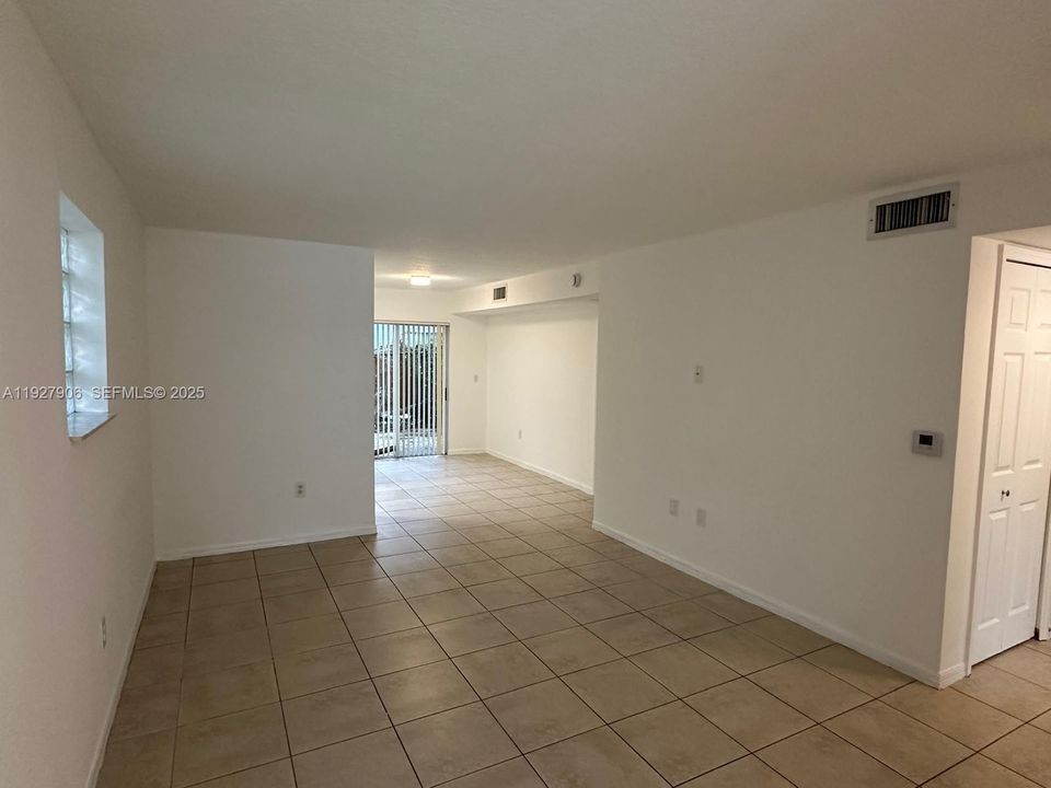 En Renta: $2,000 (3 camas, 2 baños, 1099 Pies cuadrados)