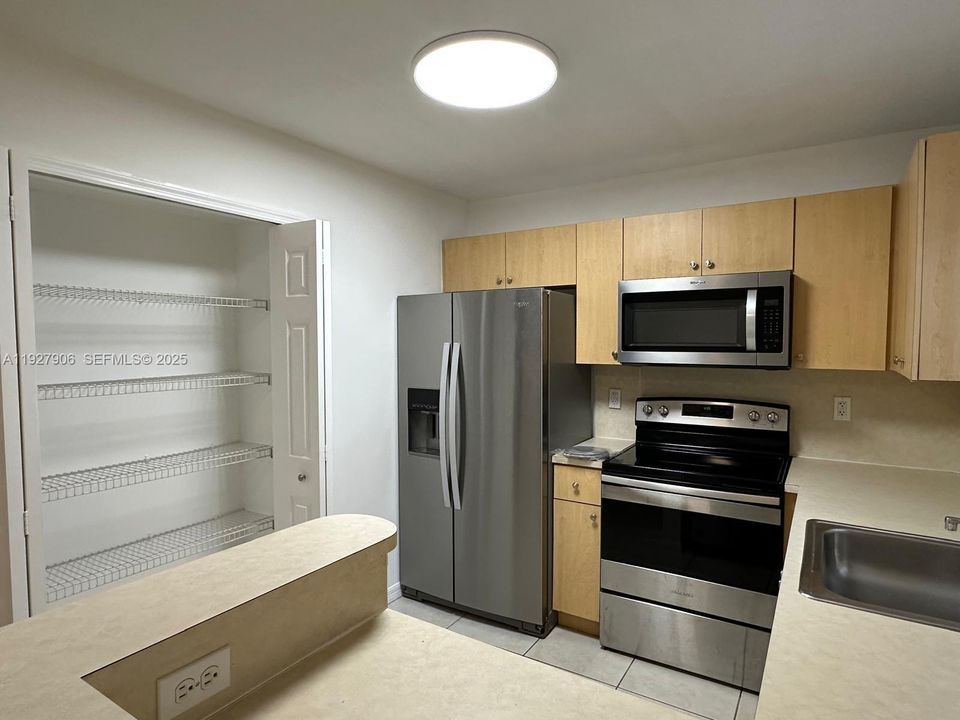 En Renta: $2,000 (3 camas, 2 baños, 1099 Pies cuadrados)