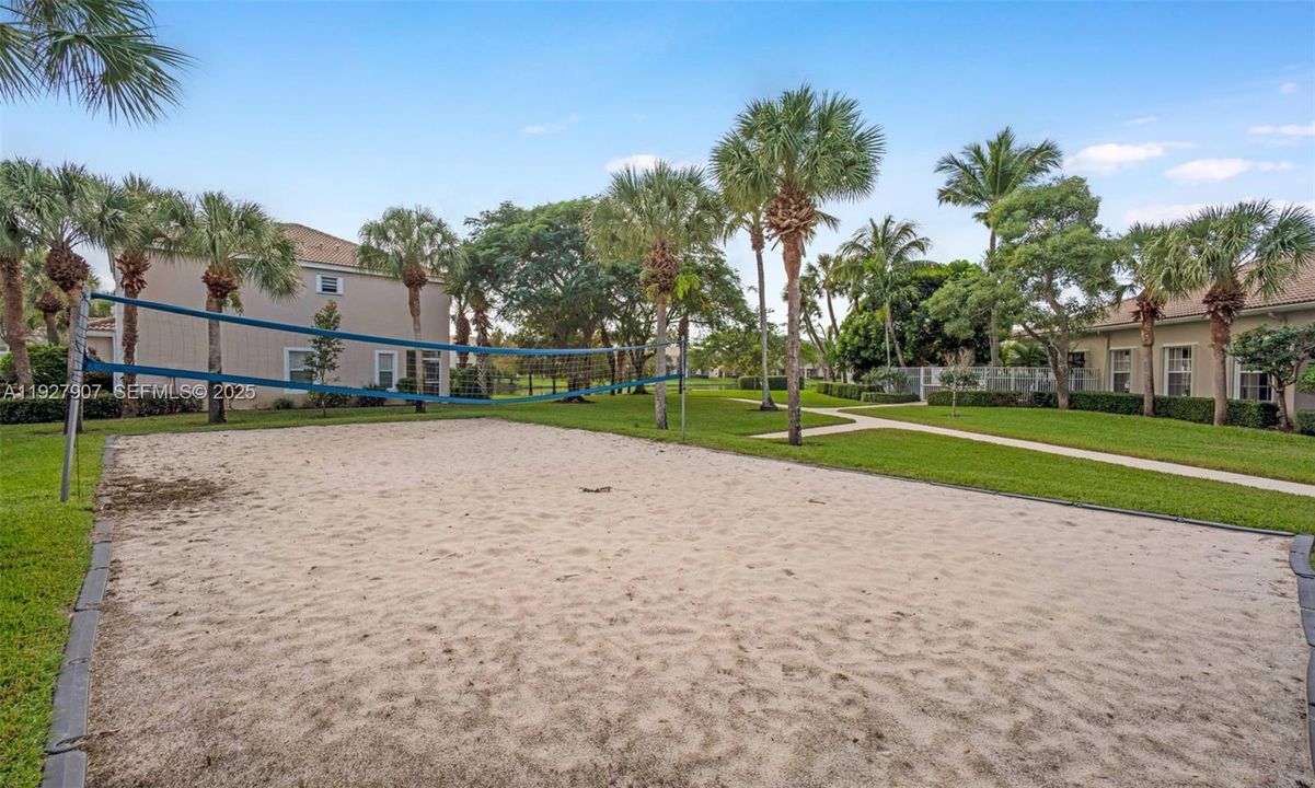 В аренду: $2,400 (3 спален, 2 ванн, 1427 Квадратных фут)