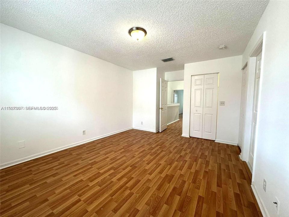 В аренду: $2,400 (3 спален, 2 ванн, 1427 Квадратных фут)