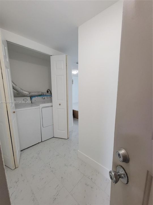 В аренду: $2,300 (2 спален, 2 ванн, 1036 Квадратных фут)