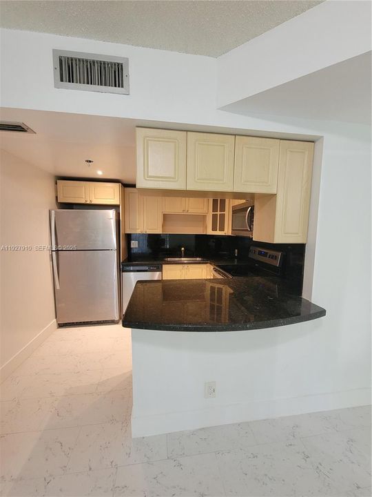 В аренду: $2,300 (2 спален, 2 ванн, 1036 Квадратных фут)