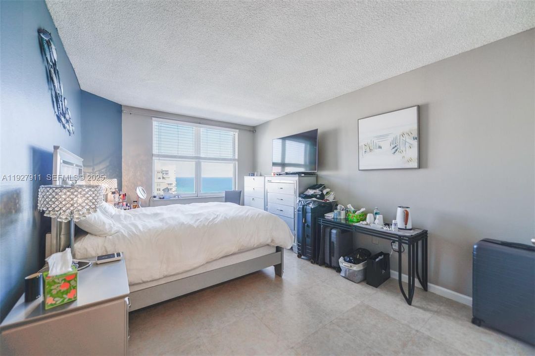 待售: $415,000 (1 贝兹, 1 浴室, 870 平方英尺)