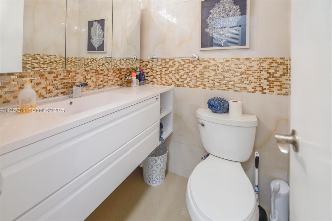 待售: $415,000 (1 贝兹, 1 浴室, 870 平方英尺)