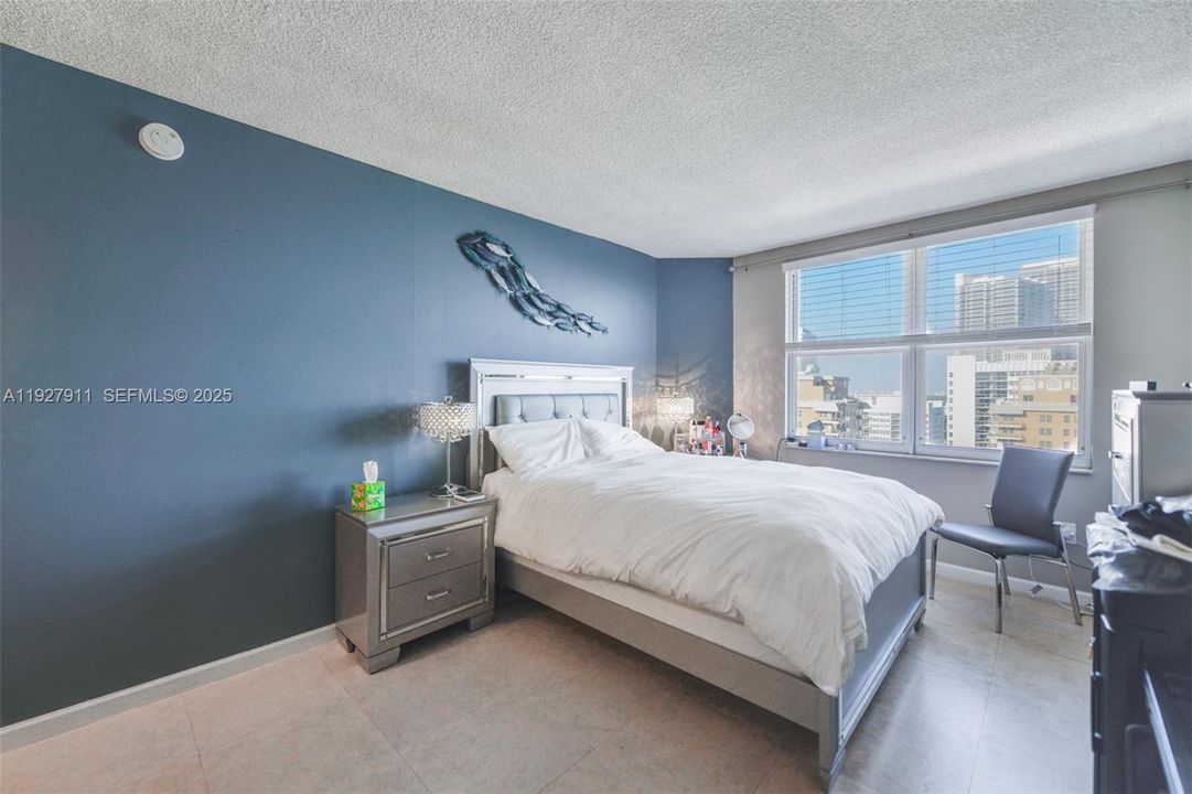 待售: $415,000 (1 贝兹, 1 浴室, 870 平方英尺)