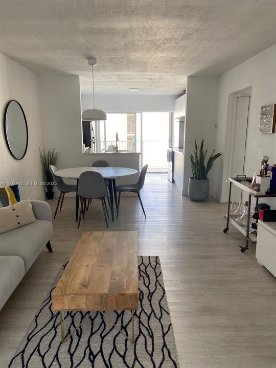 En Renta: $2,750 (2 camas, 2 baños, 872 Pies cuadrados)