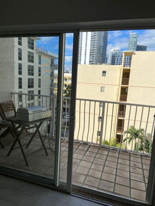 En Renta: $2,750 (2 camas, 2 baños, 872 Pies cuadrados)