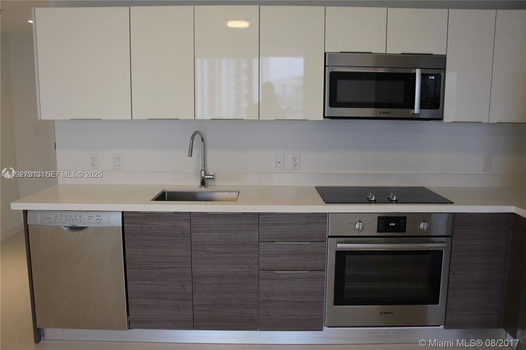 В аренду: $2,800 (1 спален, 1 ванн, 768 Квадратных фут)