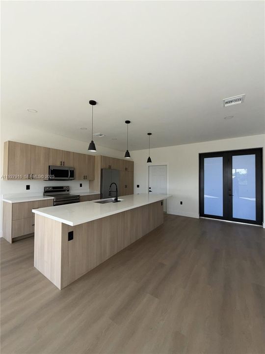 For Sale: $375,000 (3 beds, 2 baths, 1491 Square Feet)