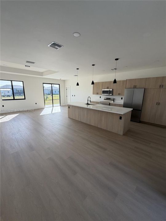 For Sale: $375,000 (3 beds, 2 baths, 1491 Square Feet)