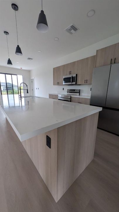 For Sale: $375,000 (3 beds, 2 baths, 1491 Square Feet)