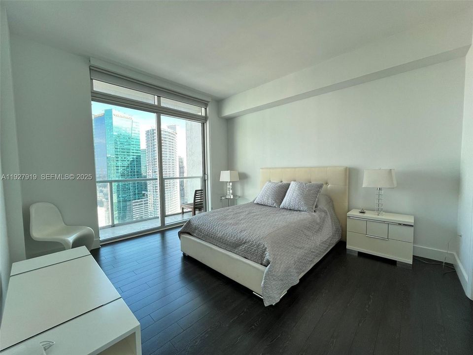 出租: $4,200 (2 贝兹, 2 浴室, 1111 平方英尺)