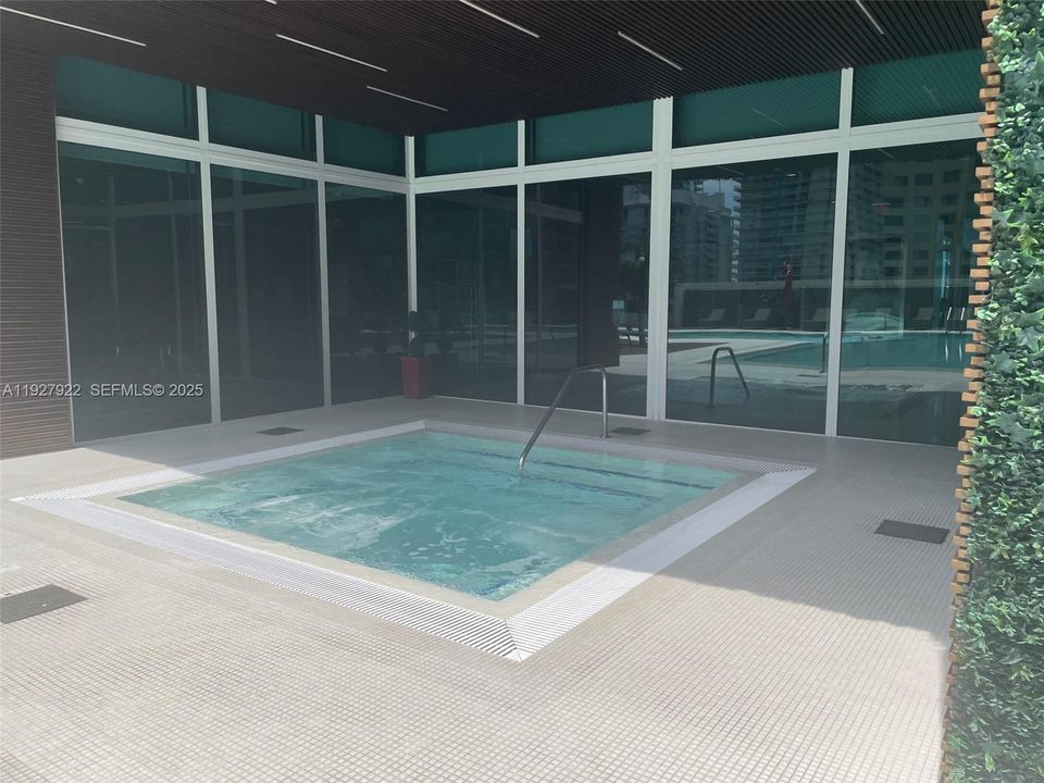 В аренду: $3,950 (1 спален, 1 ванн, 748 Квадратных фут)