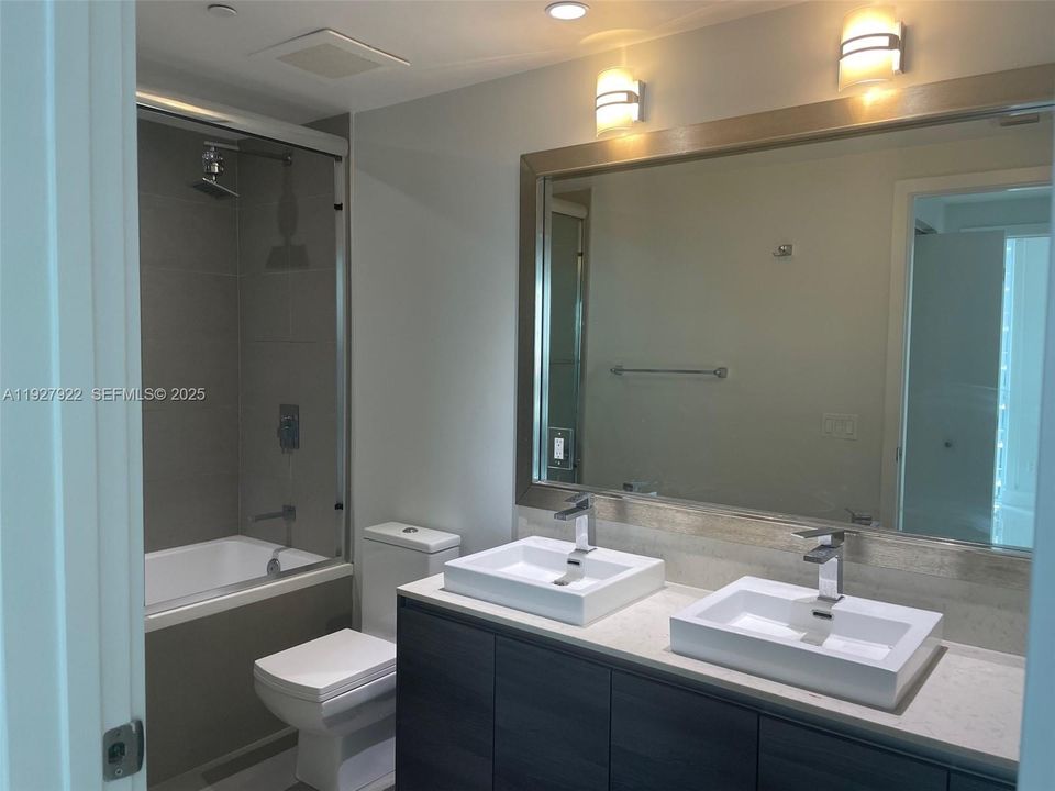 В аренду: $3,950 (1 спален, 1 ванн, 748 Квадратных фут)