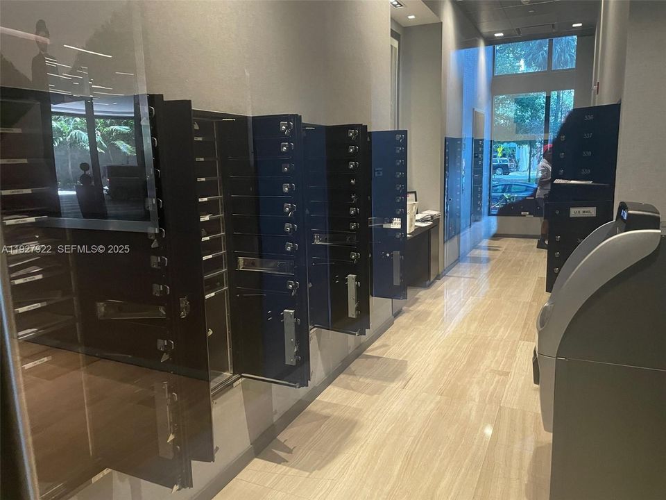 В аренду: $3,950 (1 спален, 1 ванн, 748 Квадратных фут)