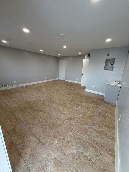 В аренду: $3,500 (0 спален, 0 ванн, 0 Квадратных фут)