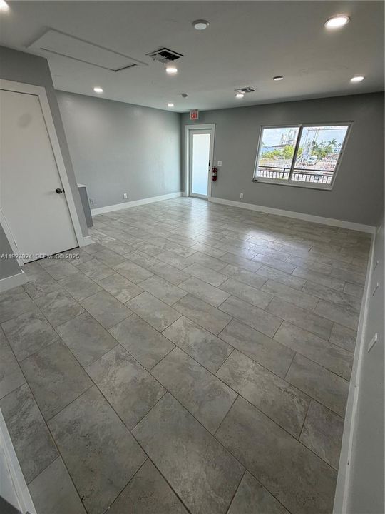 В аренду: $3,500 (0 спален, 0 ванн, 0 Квадратных фут)