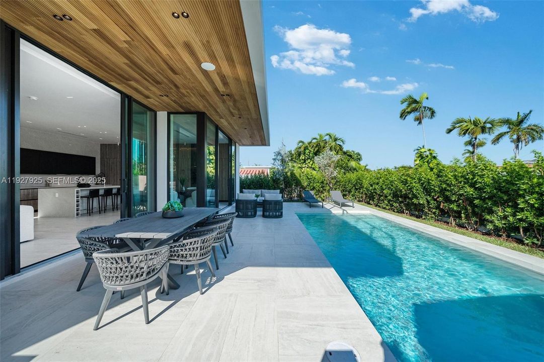 待售: $4,999,000 (6 贝兹, 6 浴室, 3768 平方英尺)