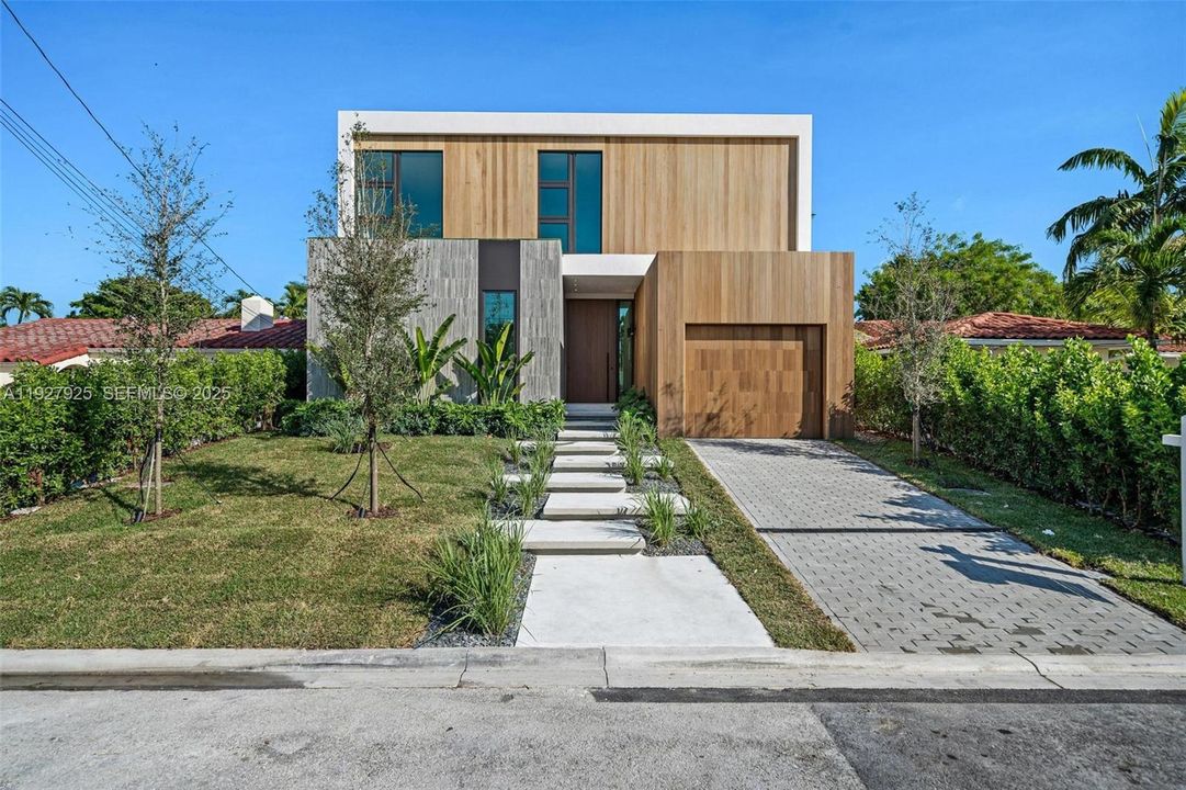 待售: $4,999,000 (6 贝兹, 6 浴室, 3768 平方英尺)