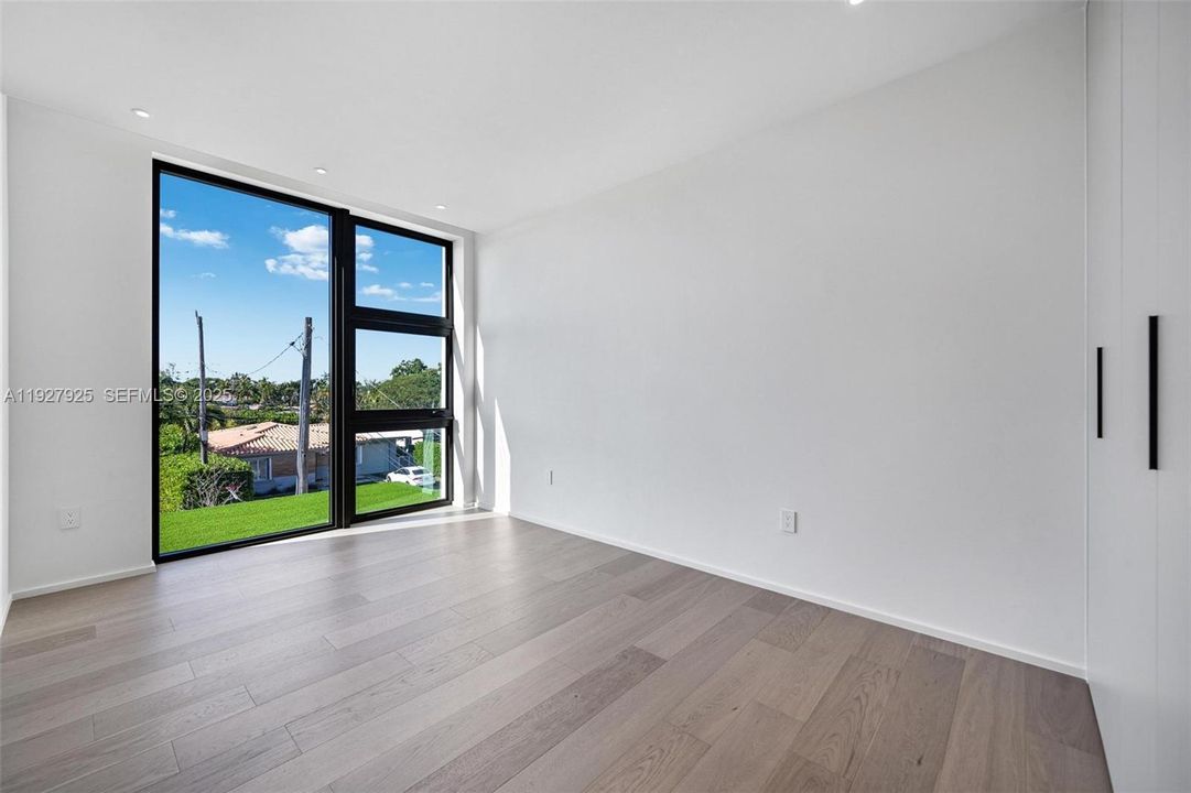 待售: $4,999,000 (6 贝兹, 6 浴室, 3768 平方英尺)