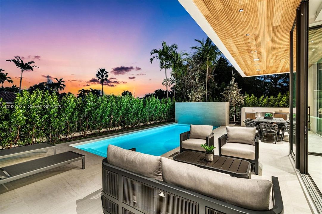 待售: $4,999,000 (6 贝兹, 6 浴室, 3768 平方英尺)