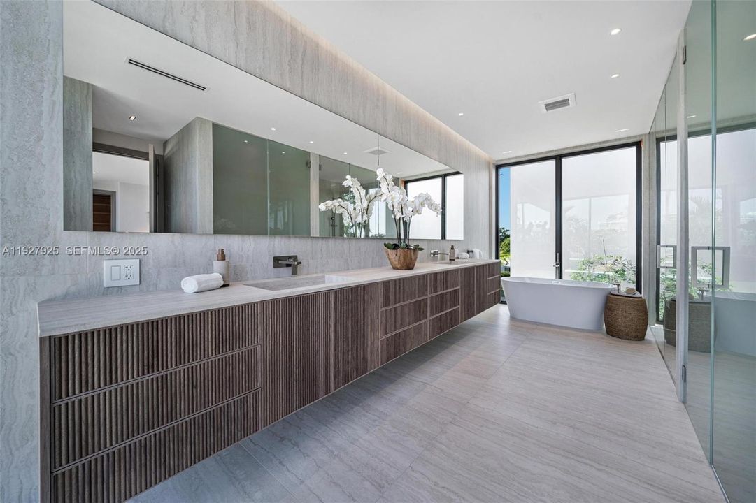 待售: $4,999,000 (6 贝兹, 6 浴室, 3768 平方英尺)