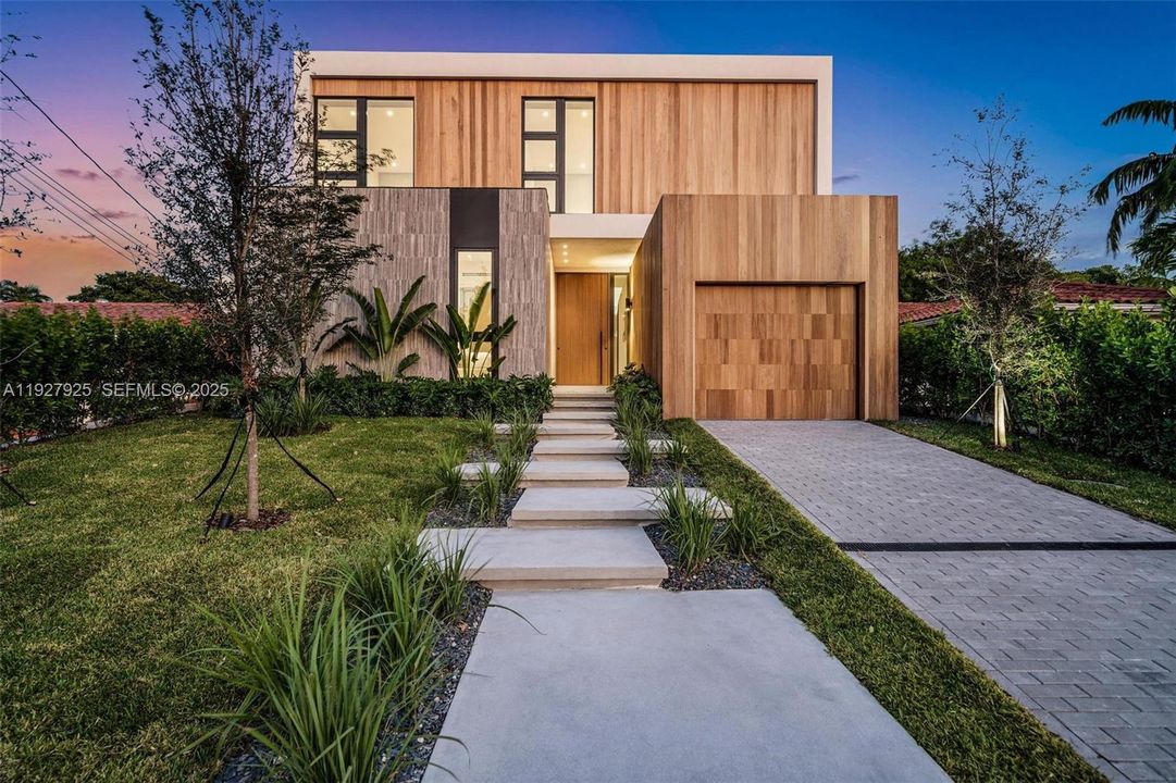 待售: $4,999,000 (6 贝兹, 6 浴室, 3768 平方英尺)