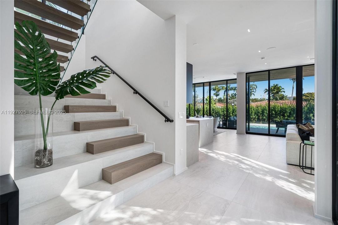 待售: $4,999,000 (6 贝兹, 6 浴室, 3768 平方英尺)