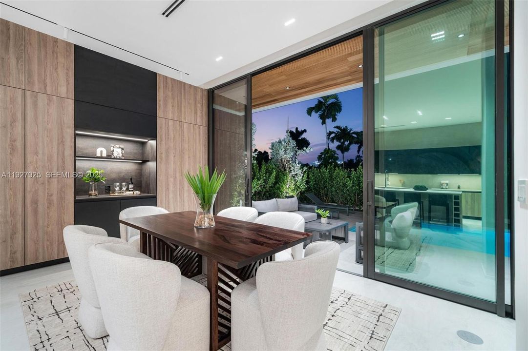 待售: $4,999,000 (6 贝兹, 6 浴室, 3768 平方英尺)