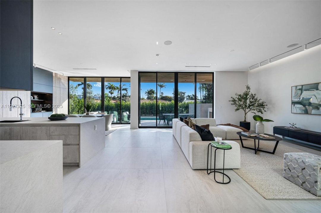 待售: $4,999,000 (6 贝兹, 6 浴室, 3768 平方英尺)