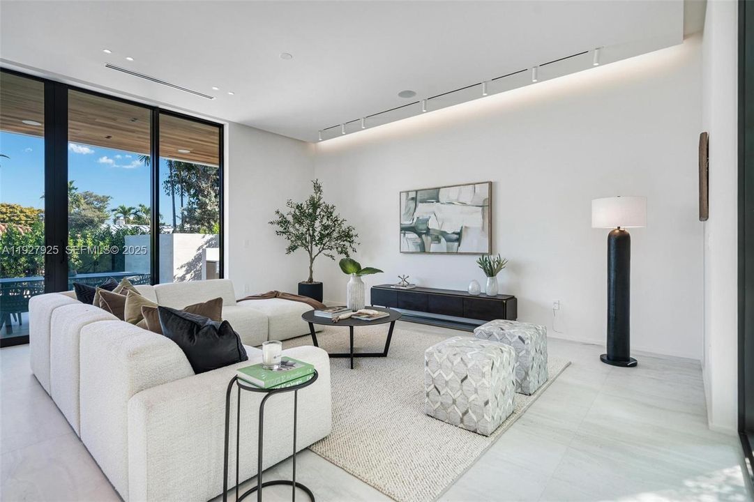 待售: $4,999,000 (6 贝兹, 6 浴室, 3768 平方英尺)