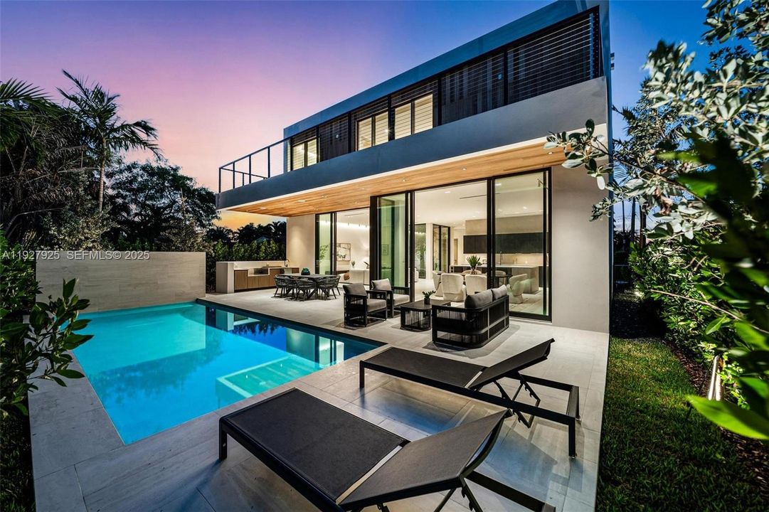 待售: $4,999,000 (6 贝兹, 6 浴室, 3768 平方英尺)