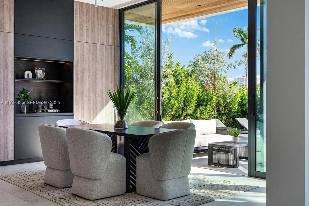 待售: $4,999,000 (6 贝兹, 6 浴室, 3768 平方英尺)