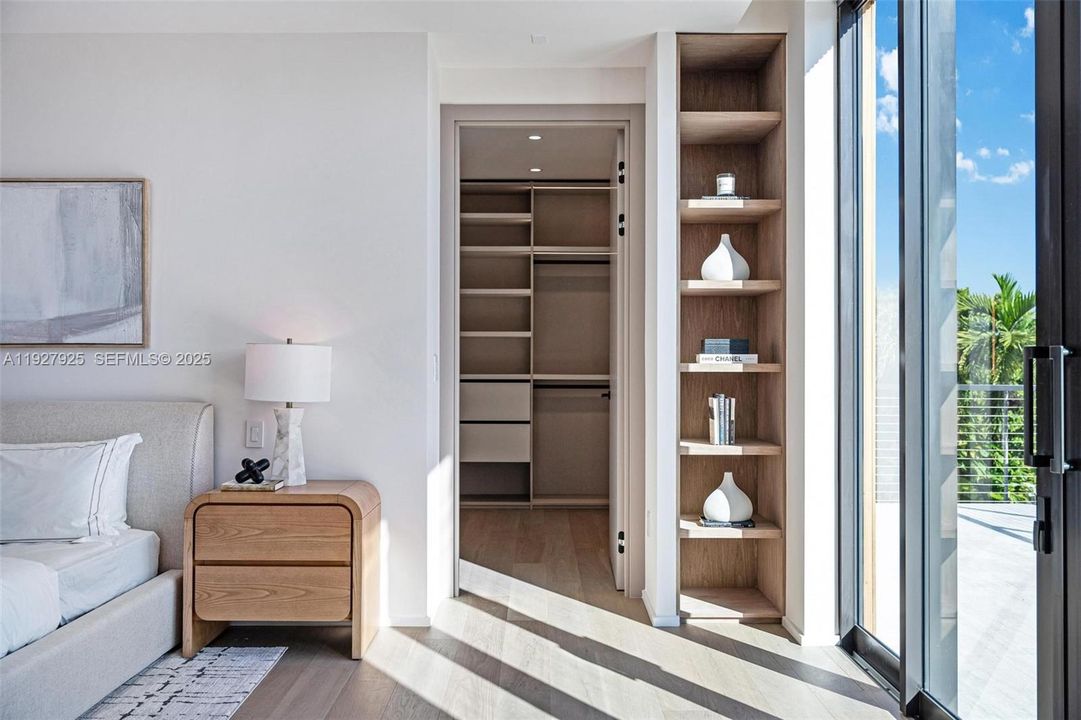 待售: $4,999,000 (6 贝兹, 6 浴室, 3768 平方英尺)