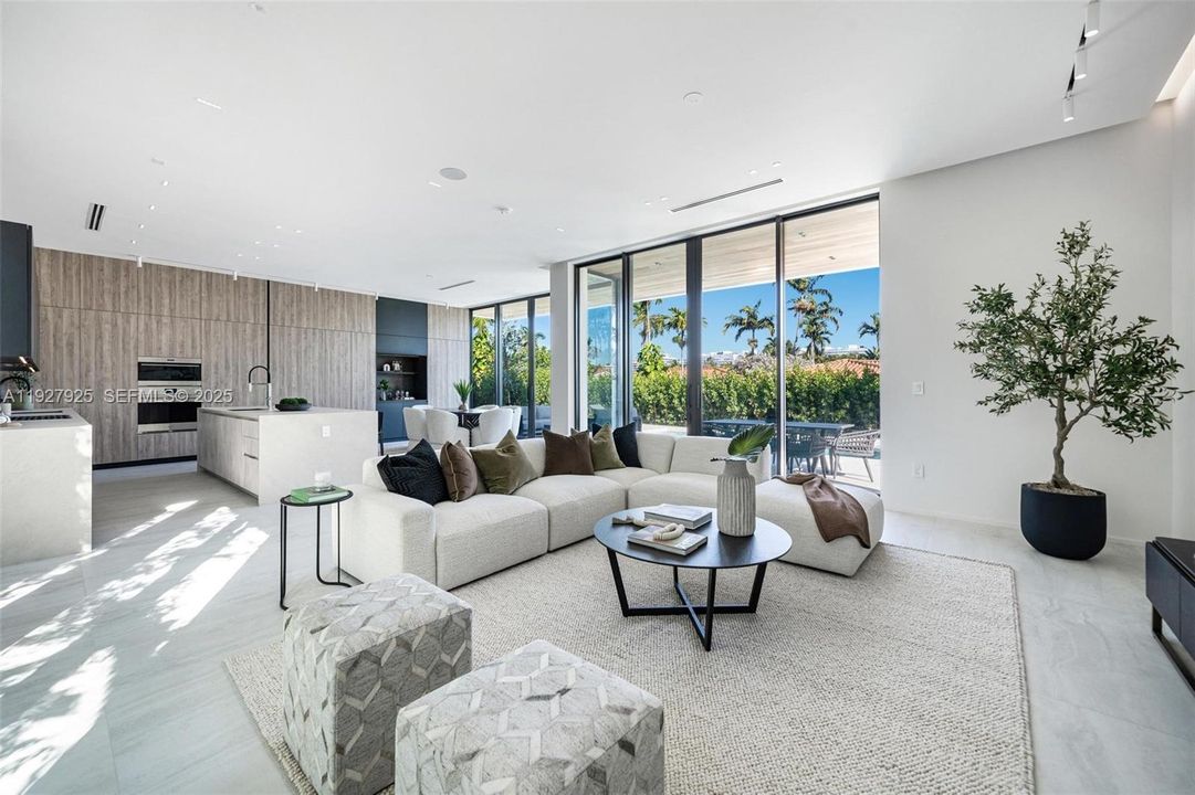 待售: $4,999,000 (6 贝兹, 6 浴室, 3768 平方英尺)