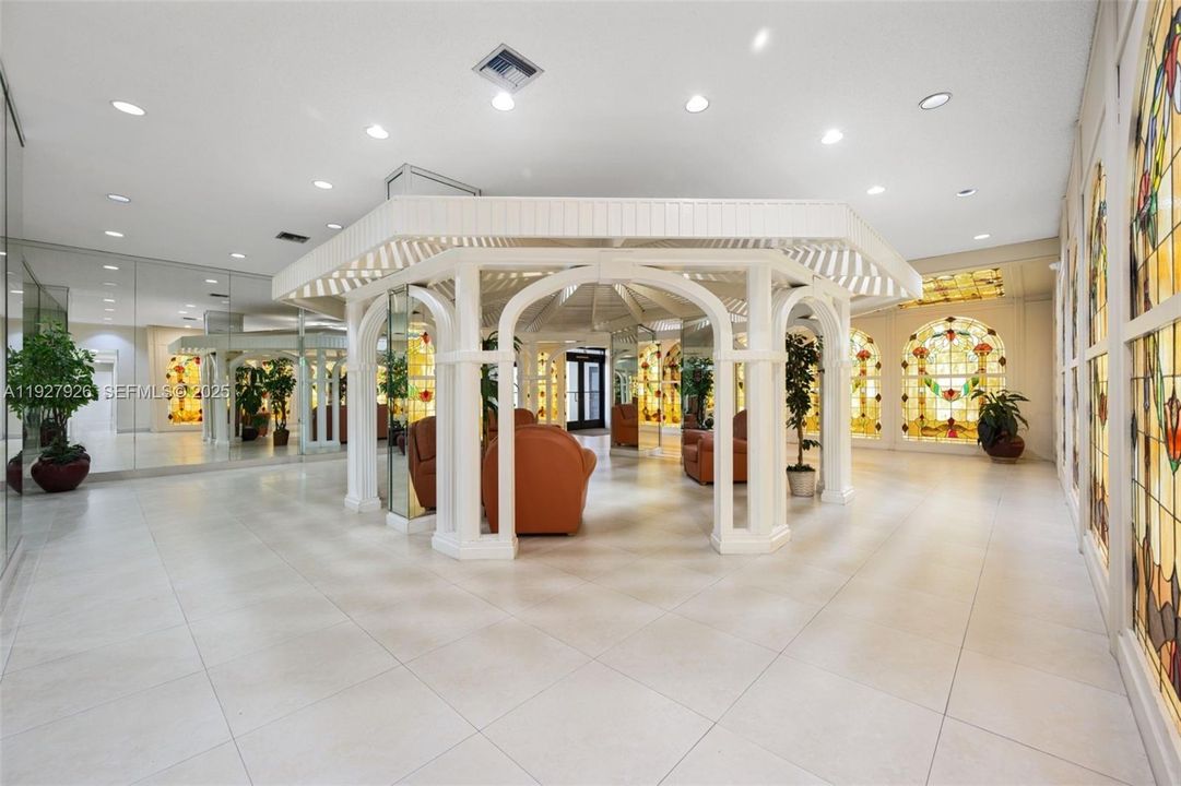 For Sale: $495,000 (2 beds, 2 baths, 1240 Square Feet)